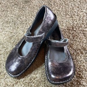 Algeria Mary Jane Metallic Shoes Sz 39 (9) BEL-563